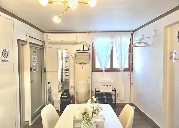 Dalpumga ##up To 6 People # Subway 3 Min # Airport Bus 2 Min # Hyehwa 9 Min # D0ngdaemun 12 Min # Myeongd0ng 17 Min # Station 20 Min # Gyeongbokgung Palace, Bukchon Hanok Village, 25 Min # Seongsu, Hongdae 35 Min # Itaewon 30 Min # Gangnam 40 M Апартаменты